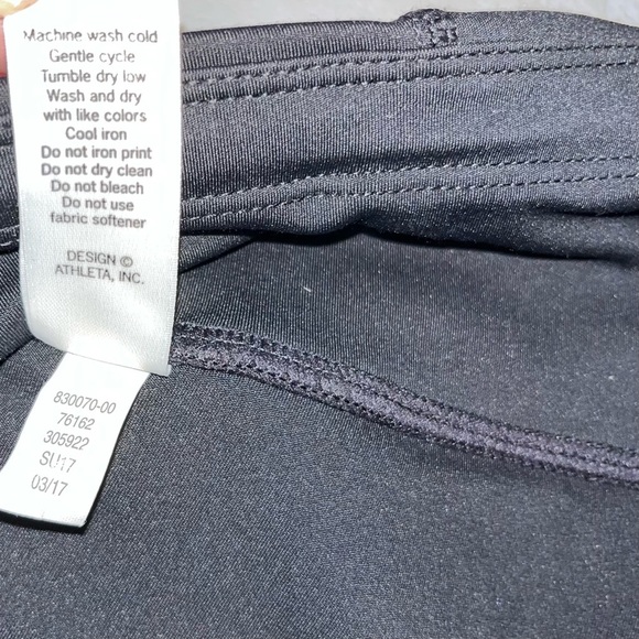 Athleta Black Aura Sonar Capri Leggings - Picture 11 of 11